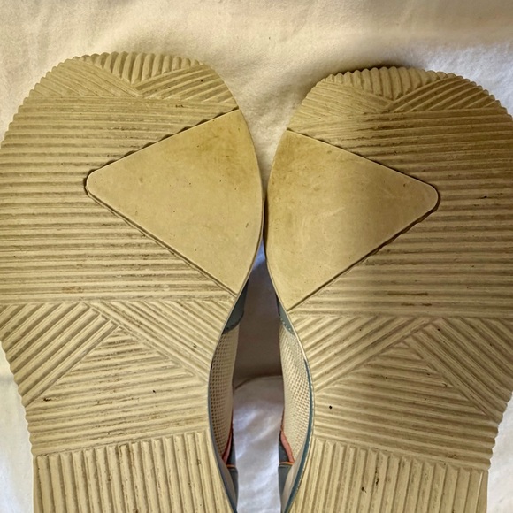 Colorful High-Top Sneakers - Picture 4 of 9